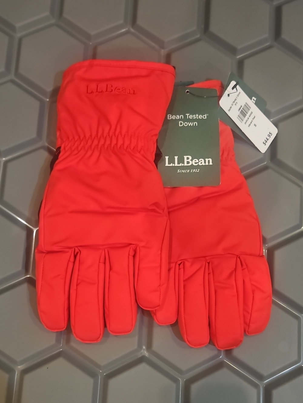 L.L. Bean Women’s Bright Red Winter Gloves